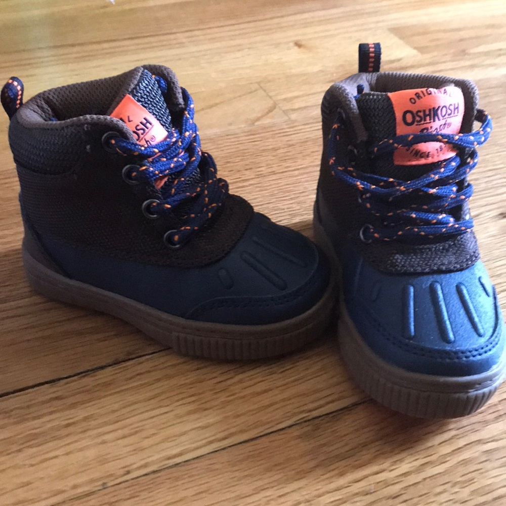 Oshkosh b’gosh boys snow boots